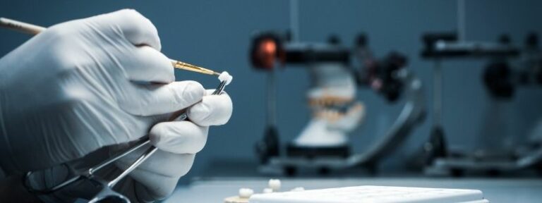 Aus was besteht eine Zahnkrone?